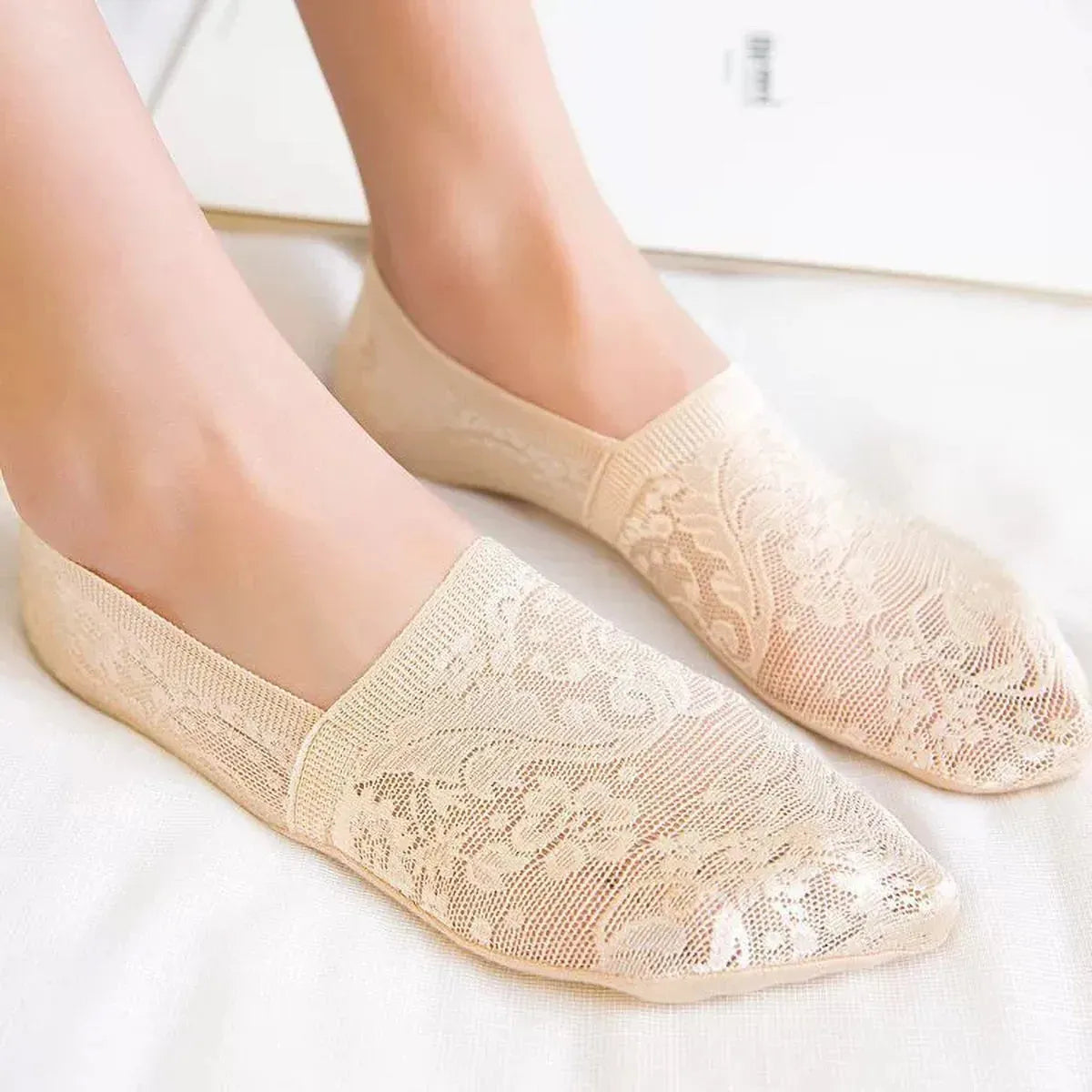 Zorvia Floral Lace No-Show Socks